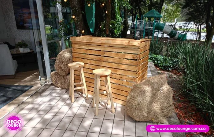 barra de coctel en madera para fiestas